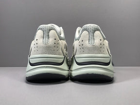 adidas originals Yeezy boost 700